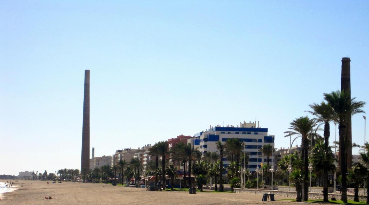 Deluxe Playa Pacifico Apartment Malaga Exterior photo