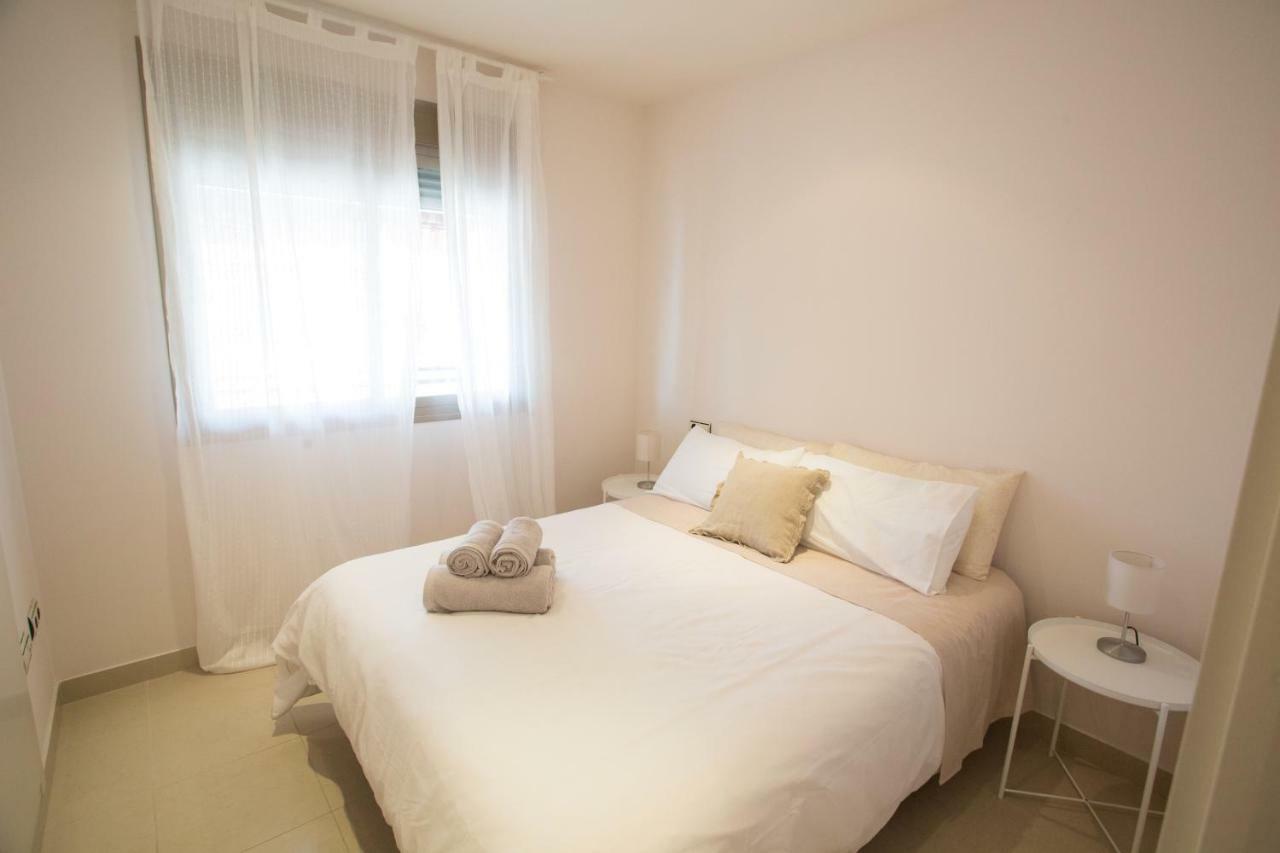 Deluxe Playa Pacifico Apartment Malaga Exterior photo